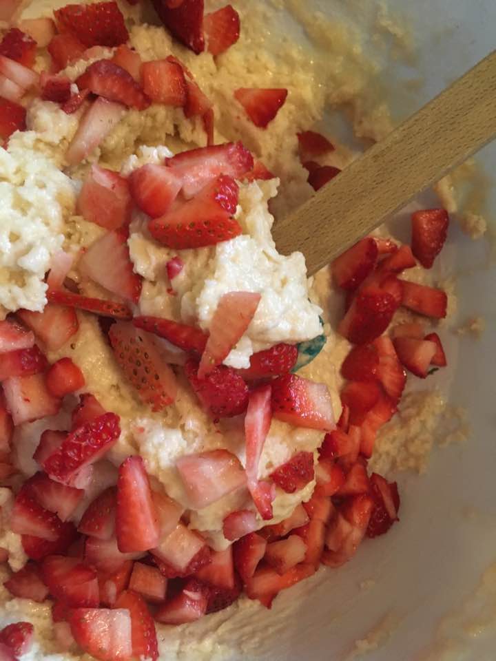 Quick, easy and delicious, these Fresh Strawberry Muffins are a tasty way to start your day! They're perfect for breakfast and brunch or even afternoon tea. Kids loves them, too!